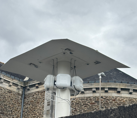 microcapteurs sur le toit de la station de mesure d'air pays de la loire